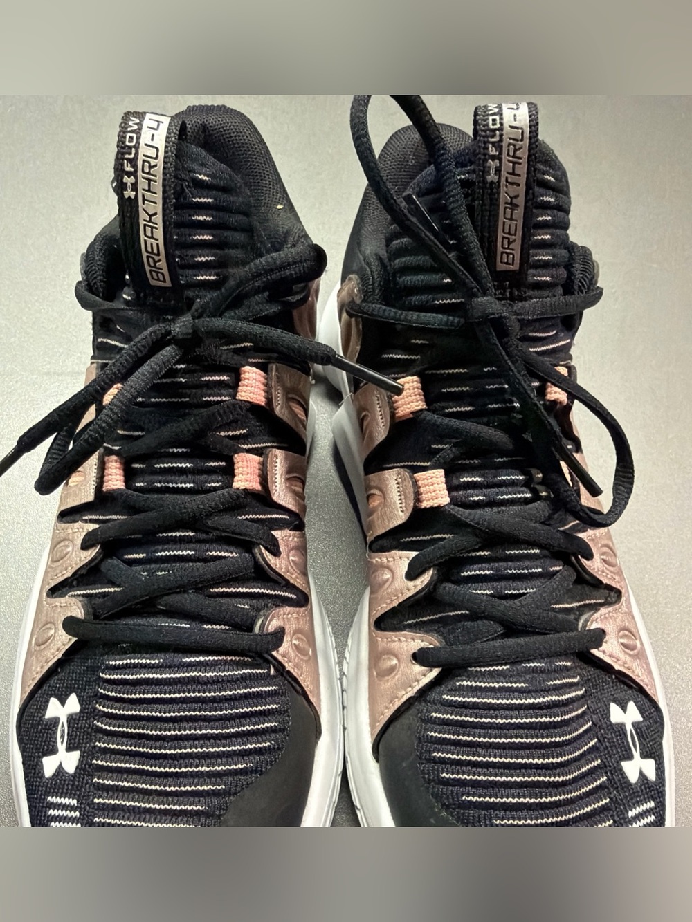 Under Armour Women's 8 Flow Breakthru 4 Basketball Shoes Black Rose Gold A302 - Picture 7 of 9